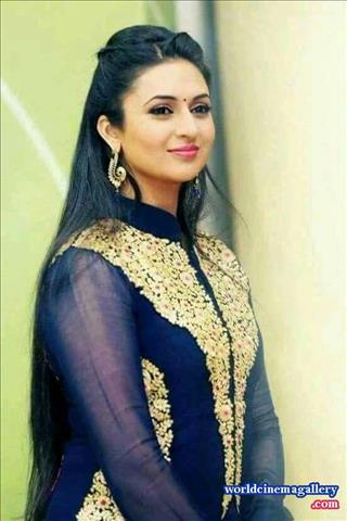 Divyanka Tripathi Saree Stills