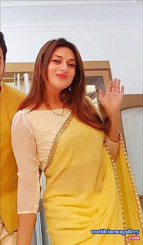 Divyanka Tripathi Saree Stills