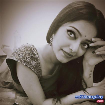 JananiIyer Latest Stills