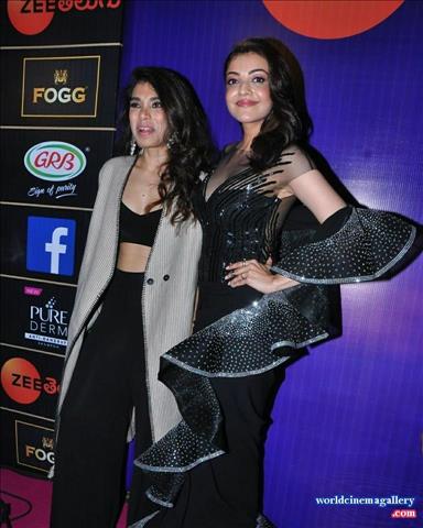 Kajal Aggarwal Hot Cleavage Stills at ZEE Apsara Awards 2018