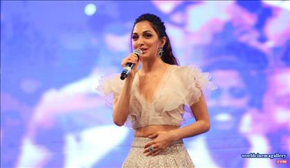 Kiara Advani Stills in Bharat Ane Nenu Movie