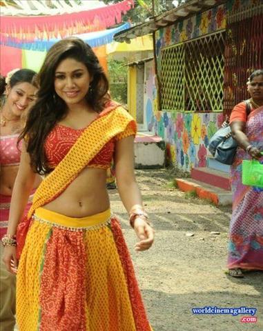 Manisha Yadav Sexy Stills in Trisha Illana Nayanthara