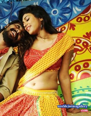 Manisha Yadav Sexy Stills in Trisha Illana Nayanthara