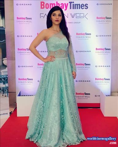 Mehreen Pirzada Latest Stills