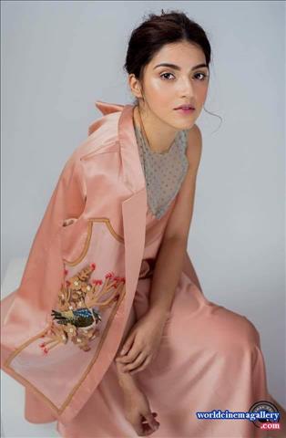 Mehreen Pirzada Stills At Zee Apsara Awards 2018