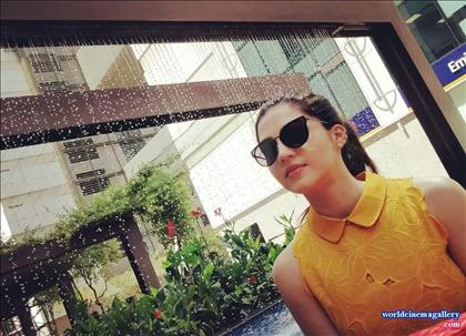 Mehreen Pirzada Stills At Zee Apsara Awards 2018