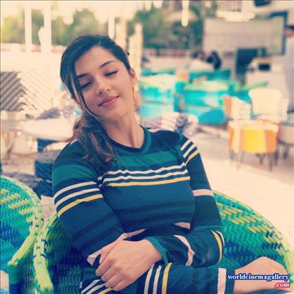 Mehreen Pirzada Stills At Zee Apsara Awards 2018