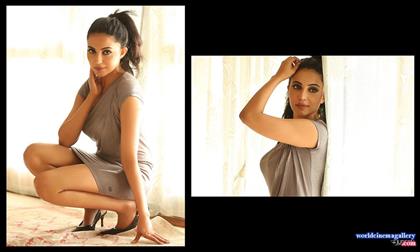 Parvatii Nair Green Saree Stills