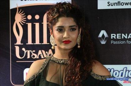 Ritika Singh Stills At IIFA Utsavam Awards 2017