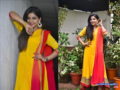 Sakshi Agarwal in Yellow Dress