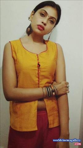 Sri Nikha Green Dress Stills