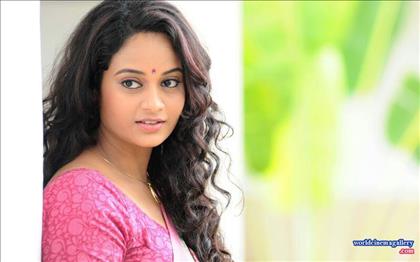 Suja Varunee Saree Stills