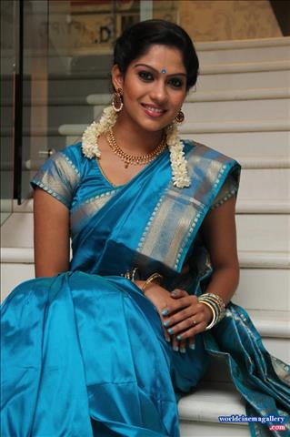 Swasika Blue Saree Stills At Appuchi Gramam Movie Audio Launch