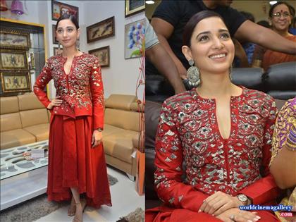 Tamanna Hot Stills in Cameraman Gangatho Rambabu