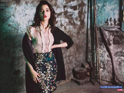 Tamanna Hot Stills in Cameraman Gangatho Rambabu