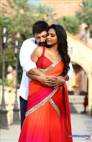 Amala Paul Hot Stills At Bhaskar Oru Rascal Movie