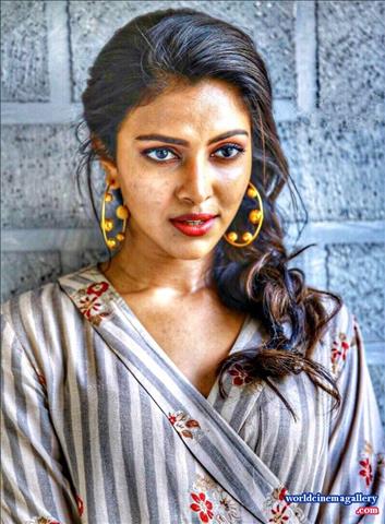Amala Paul Stills At Bhaskar Oru Rascal Movie Promotion 