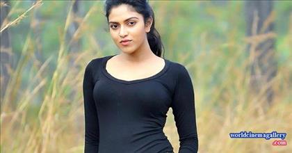 Amala Paul Stills At Bhaskar Oru Rascal Movie Promotion 