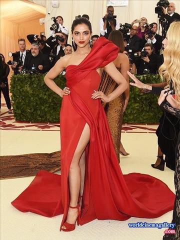 Deepika Padukone Stills At Metgala 2018