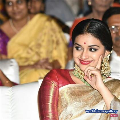 Keerthy Suresh Saree Stills At Nadigaiyar Thilagam Movie