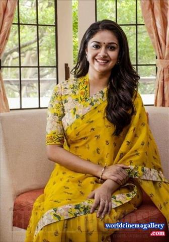 Keerthy Suresh Stills At Nadigaiyar Thilagam Movie