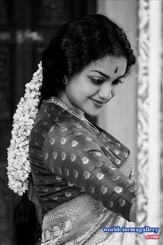 Keerthy Suresh Stills At Nadigaiyar Thilagam Movie