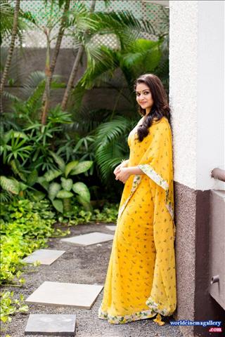 Keerthy Suresh Stills At Nadigaiyar Thilagam Movie