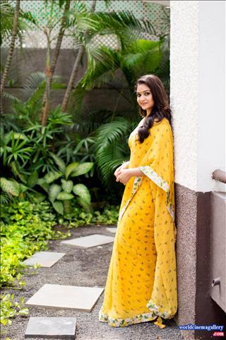 Keerthy Suresh Stills At Nadigaiyar Thilagam Movie