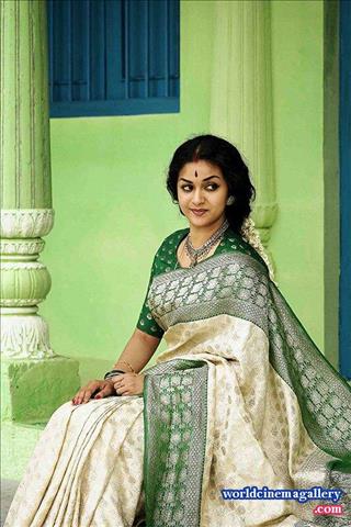 Keerthy Suresh Stills At Nadigaiyar Thilagam Movie