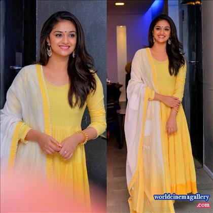 Keerthy Suresh Stills in Mahanati Movie