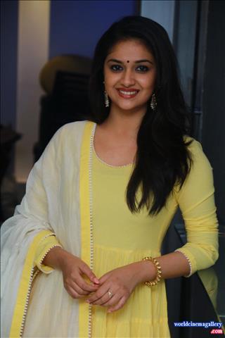 Keerthy Suresh Stills in Mahanati Movie