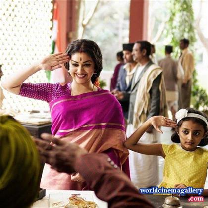 Keerthy Suresh Stills in Nadigaiyar Thilagam Movie