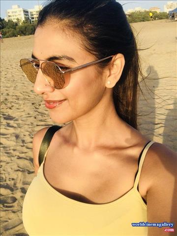 Rachel white Sexy Stills