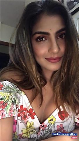 Rachel white Sexy Stills