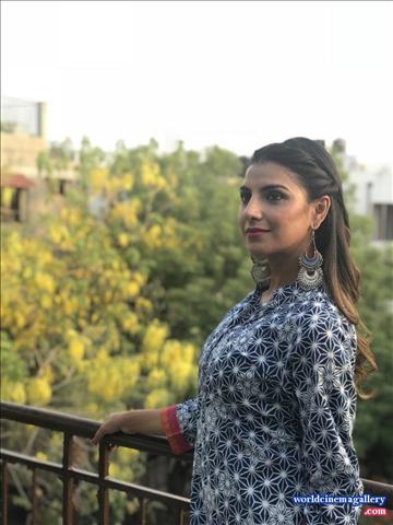 Rachel white Sexy Stills