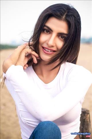 Rachel white Sexy Stills