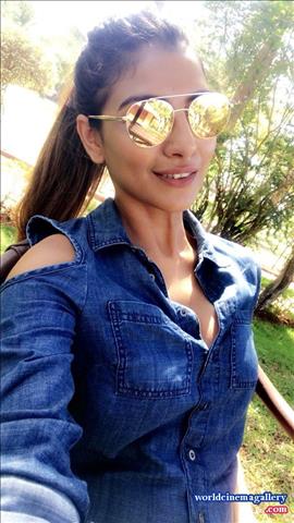 Rachel white Sexy Stills