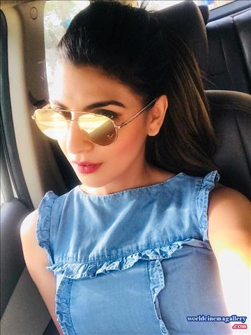 Rachel white Sexy Stills