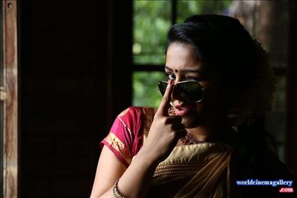 Rajisha Vijayan Kerala Saree Stills - World Cinema Gallery