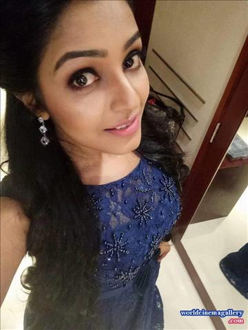 Rajisha Vijayan Kerala Saree Stills - World Cinema Gallery