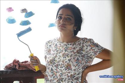 Rajisha Vijayan Kerala Saree Stills - World Cinema Gallery