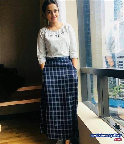 Sri Divya Kanchi Pattu Saree Stills