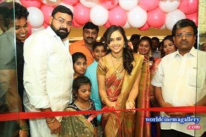 Sri Divya Kanchi Pattu Saree Stills