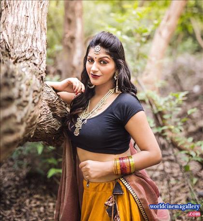 Yashika Aannand Hot Stills