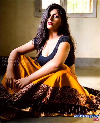 Yashika Aannand Hot Stills