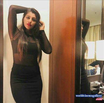 Yashika Aannand Stills At Iruttu Arayil Murattu Kuthu Movie