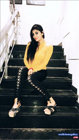 Yashika Aannand Stills At Iruttu Arayil Murattu Kuthu Movie