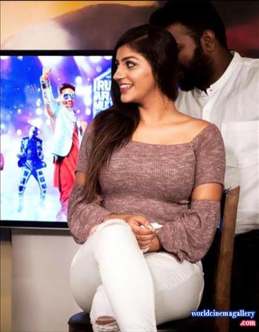 Yashika Aannand Stills At Iruttu Arayil Murattu Kuthu Movie