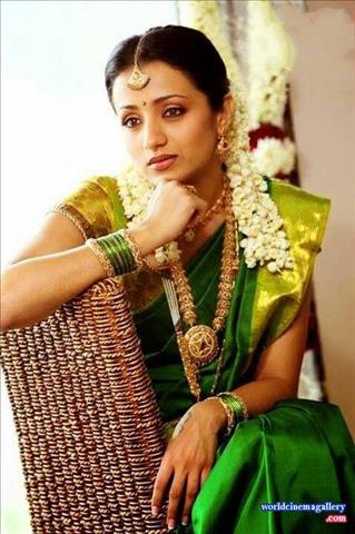 Actress Homely Look in Saree
