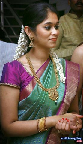 Actress Homely Look in Saree